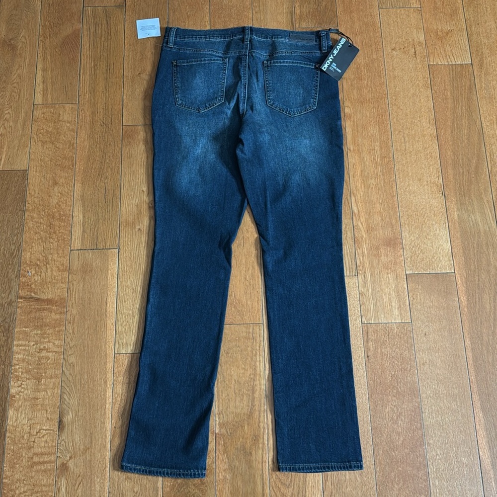 Women’s DKNY Soho classic skinny jeans mid rise denim size 10 length 32”. - Picture 6 of 6